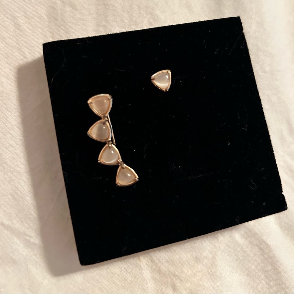 Ear crawler and matching stud earring set